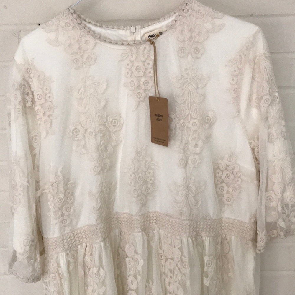 NWT Beautiful cream lace overlay dress 3XL
